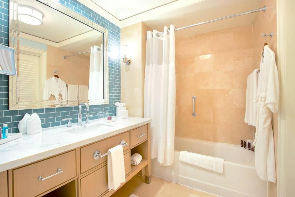 Charming 5 Star Condo Unit Situated At Ritz Carlton-Key Biscayne Miami Bagian luar foto